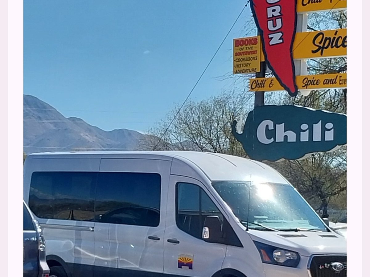 A Sonoita Wine Tours van stopped along the tour route